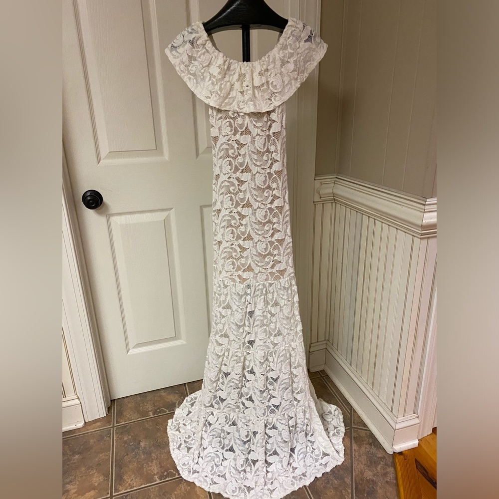 Nightcap clothing size extra small, white overlay maxi dress.